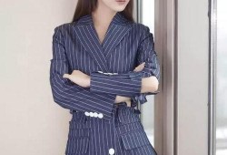 娱乐吃瓜酱霸道总裁衬衫